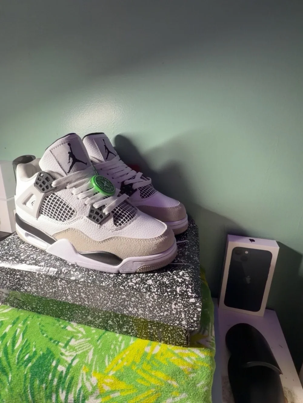 Air Jordan 4 “White Cement” 🤍🩶 Size 7